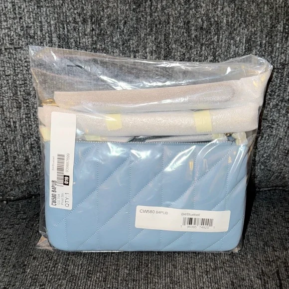 Coach Pouch Bag with Pillow Quilting in Brass/Bluebell Nappa Leather NWT - Picture 7 of 13